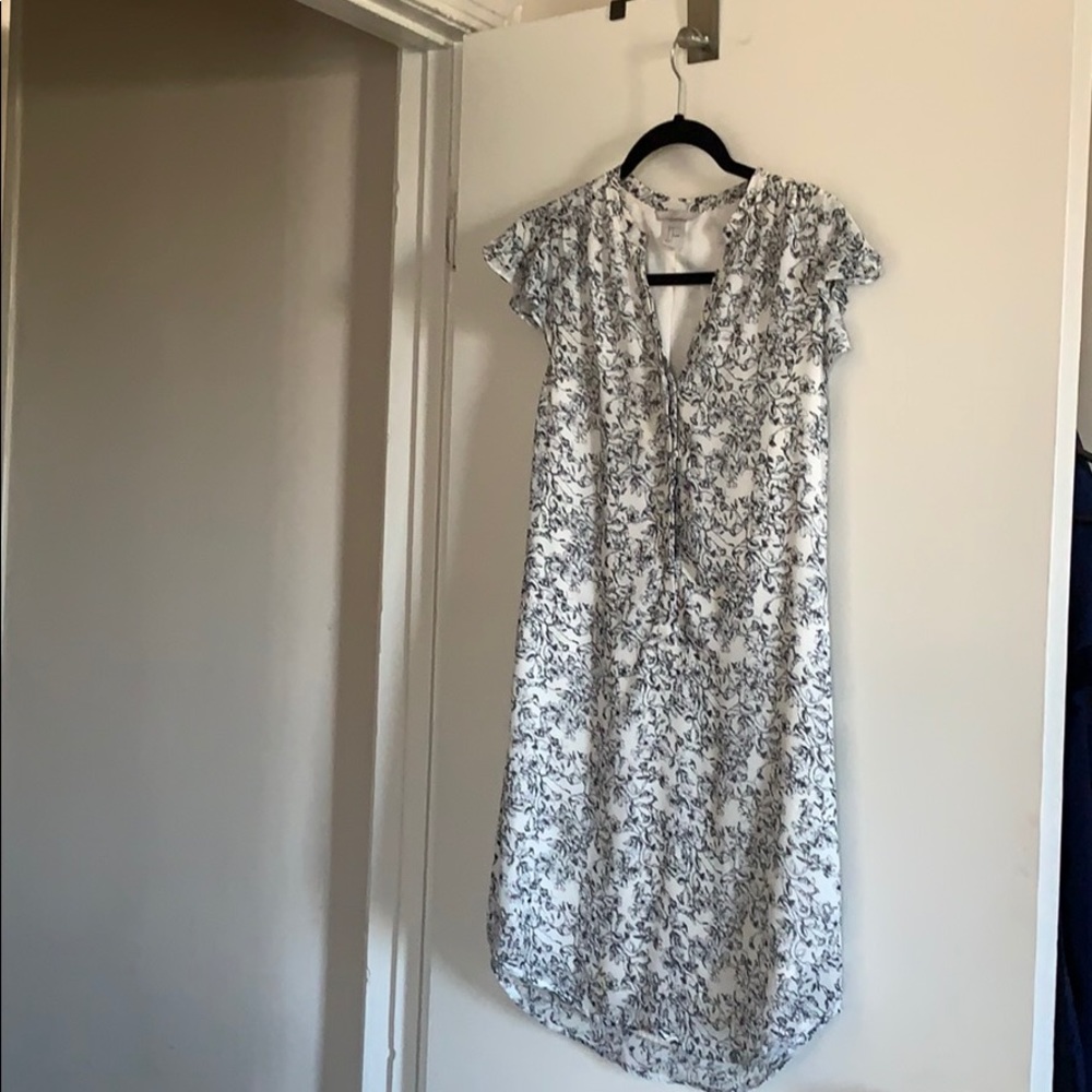 Elegant gray-black floral print dress